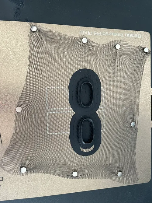 Kaonashi Eyes on Plate