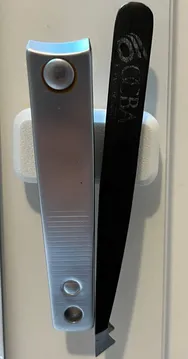 Magnetised bathroom holder