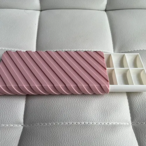Pill box pink opened