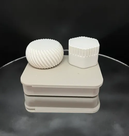 3D printed pill box with compartments