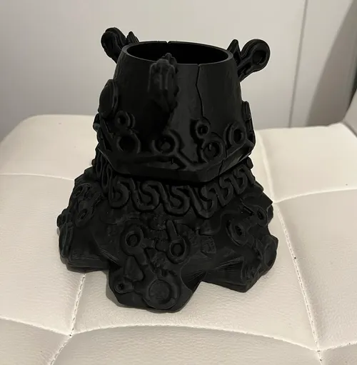 Decayed Guardian planter